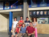 Los usuarios del Servicio Municipal de Apoyo Psicosocial de Totana disfrutan de una tarde en el cine de Lorca