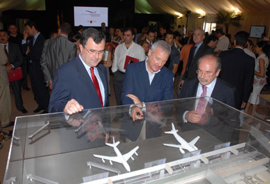 Valcrcel: “El Aeropuerto Internacional es la herramienta para el futuro y el progreso de nuestro crecimiento econmico”