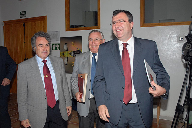 El consejero de Obras Públicas analiza las novedades ambientales de la Ley del suelo en la clausura del I Foro Ambiental - 1, Foto 1