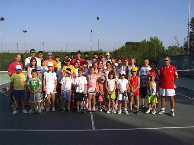 Una tarde de juegos y regalos cerró la temporada de la Escuela de Tenis - 5, Foto 5