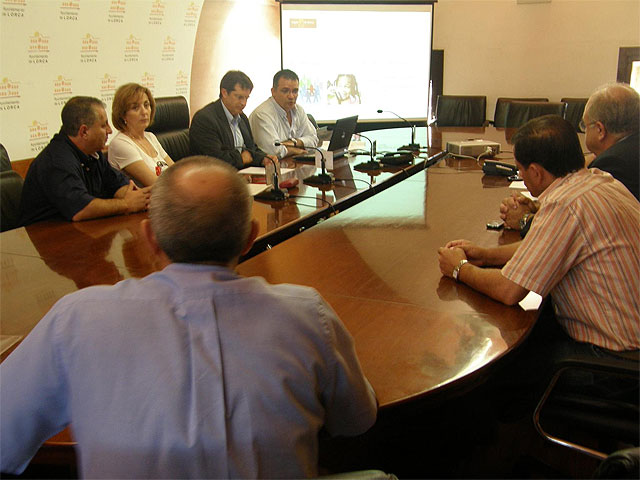 Jódar y Leopoldo Navarro explican a los grupos políticos el proyecto de Observatorio de la Inmigración - 2, Foto 2