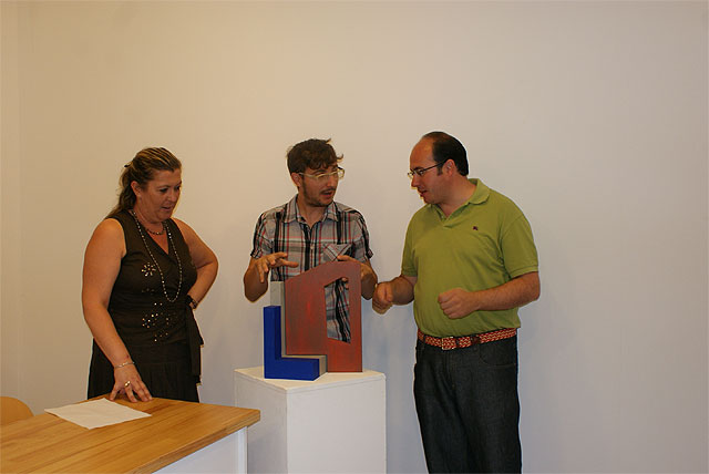 El artista lumbrerense Francisco Olivares Díaz ,FOD, presenta la maqueta de la Escultura del Cincuentenario que se inaugurará el próximo sábado - 1, Foto 1