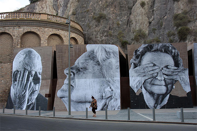 La exposición de JR “Los surcos de la ciudad” hasta el 29 de agosto por las calles de Cartagena - 2, Foto 2