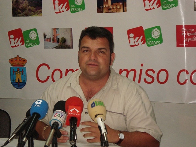 Los concejales de IU + Los Verdes, consideran el año de gobierno del PP un año perdido, pleno de escándalos, incremento de la deuda, gasto corriente, parálisis Institucional y Política que atenaza a la Institución Municipal - 1, Foto 1