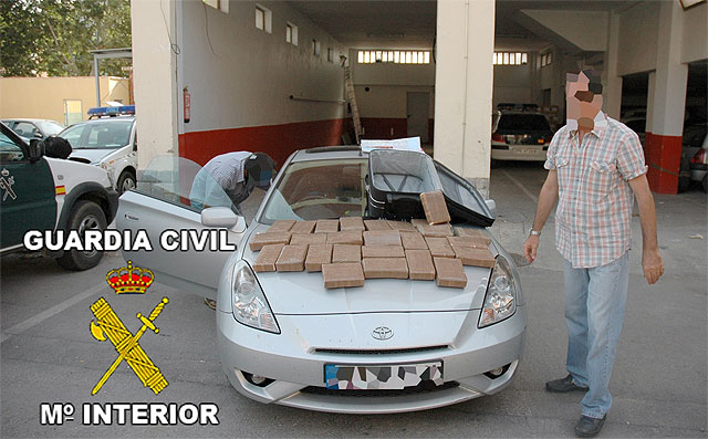 La Guardia Civil aborta la introducción de un importante cargamento de cocaína en la Región - 2, Foto 2