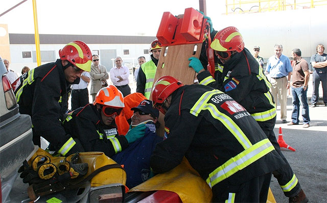 Mercader alaba la entrega a la sociedad y el afán de superación de los profesionales de ‘Emergencias Región de Murcia’ - 2, Foto 2