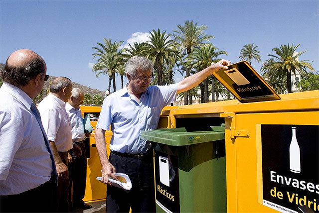 El punto limpio móvil comienza el lunes su primera ruta de recogida de residuos - 1, Foto 1