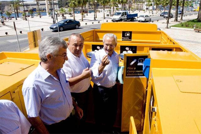 El punto limpio móvil comienza el lunes su primera ruta de recogida de residuos - 4, Foto 4