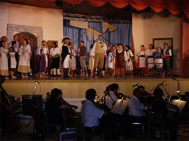 La Zarzuela night hosted about 500 people in the auditorium of the municipal park "Marcos Ortiz", Foto 1