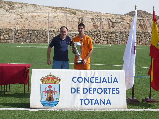 The team "Murcia Painters" won the 12 Hours of Football 7 in which there was a record of participants with a total of 29 teams and 320 players, Foto 2