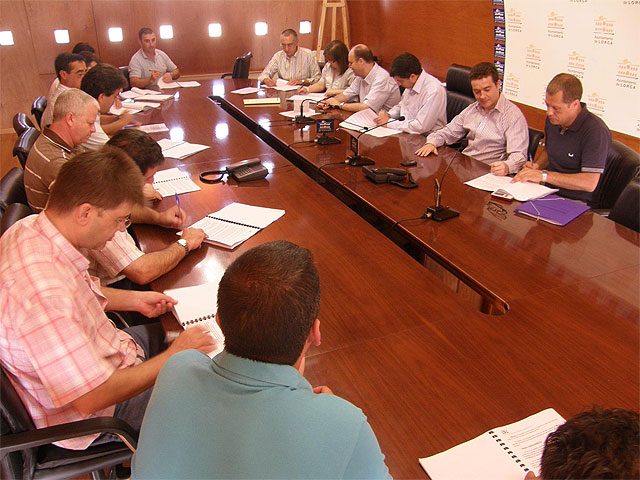 Jódar y todos los representantes de trabajadores municipales firman el nuevo convenio colectivo del Ayuntamiento que estará en vigor hasta 2011 - 1, Foto 1