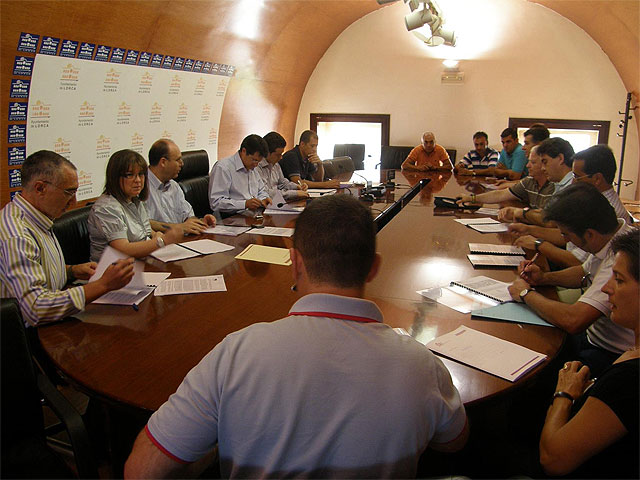 Jódar y todos los representantes de trabajadores municipales firman el nuevo convenio colectivo del Ayuntamiento que estará en vigor hasta 2011 - 2, Foto 2