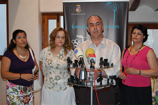 Elaborados cerca de 80 trabajos en los talleres de decoración de artesanía - 1, Foto 1