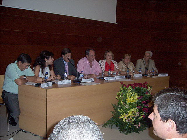 Health Council member attends the National Award for Research Diego Manzano, Foto 1