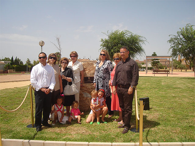 La Alcaldesa descubre la placa del “Parque Alcalde José Ruiz Manzanares” en un emotivo acto con la presencia de la familia del que fuera alcalde de San Javier durante 16 años - 2, Foto 2