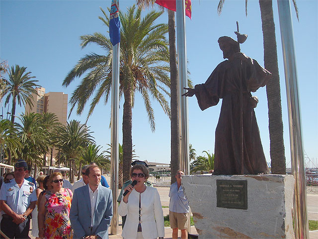 Santiago de la Ribera estrena en el día de su festividad una imagen en bronce de Santiago Apóstol como peregrino que preside el centro de la localidad, en el paseo marítimo - 1, Foto 1