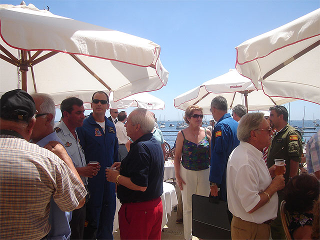 La Patrulla Acrobática Águila vuelve a sorprender a miles de bañistas con su exhibición en el día de Santiago de la Ribera - 3, Foto 3