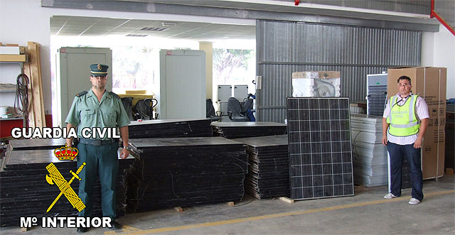 La Guardia Civil sorprende a cinco personas con gran cantidad de efectos sustraídos - 2, Foto 2