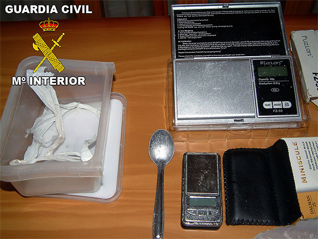 La Guardia Civil ha desmantelado dos puntos de distribución y venta de droga en zonas de ocio - 2, Foto 2