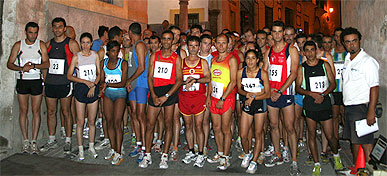 Los corredores marroques coronan la Media Maratn Nocturna de Cehegn