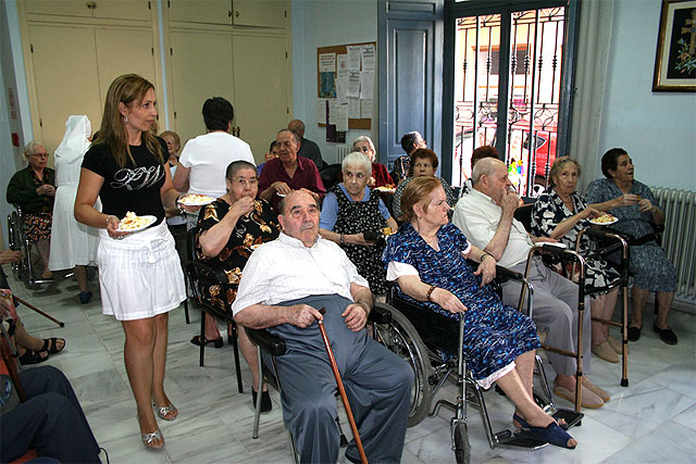 Los ancianos del Hospital de la Real Piedad se divierten con los payasos de Pupa Clown - 3, Foto 3