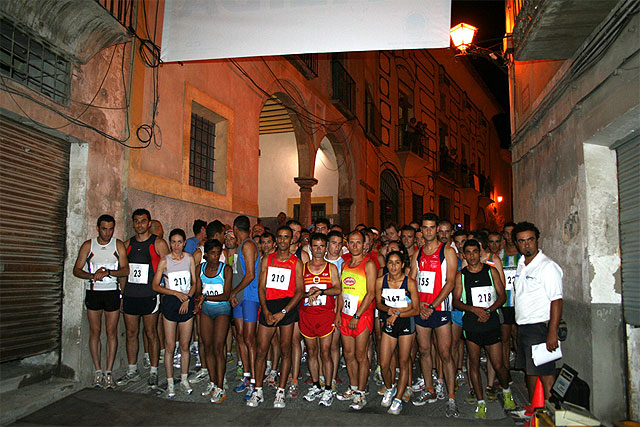 Los corredores marroquíes coronan la Media Maratón Nocturna de Cehegín - 1, Foto 1