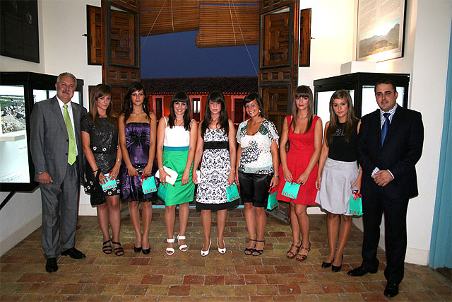 Se presentan las candidatas a Reina de las Fiestas 2008 - 1, Foto 1
