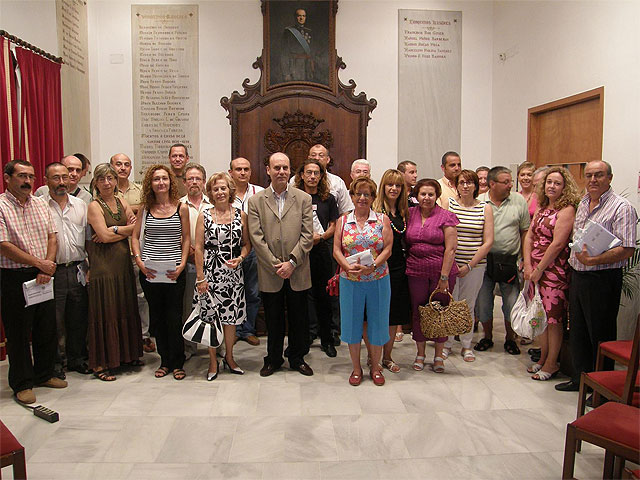 Peñarrubia entrega a AMPAS y centros educativos los primeros 1.934 bonolibros municipales del próximo curso, por valor de 184.180 euros - 1, Foto 1