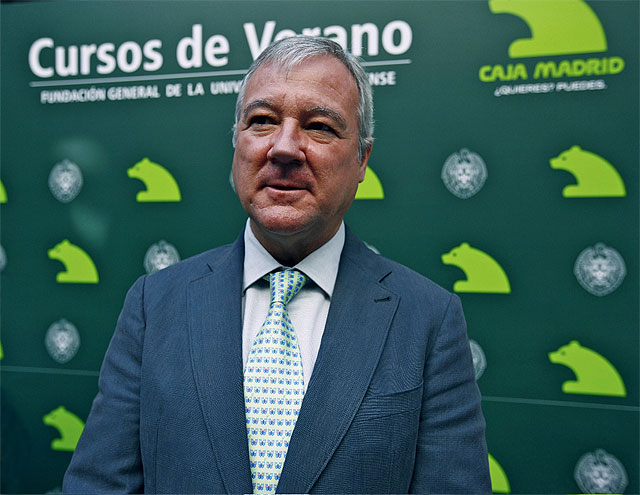 Valcárcel aboga por la creación de nuevos órganos y foros que permitan mejorar la coordinación entre las comunidades - 1, Foto 1