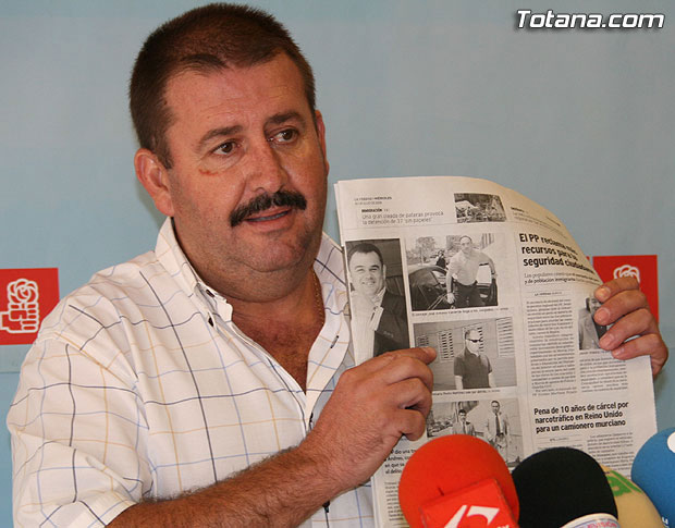 Según el PSOE, Valverde Reina está imputado en tres presuntos delitos: tráfico de influencias, fraude y negociación prohibida a los funcionarios públicos - 1, Foto 1