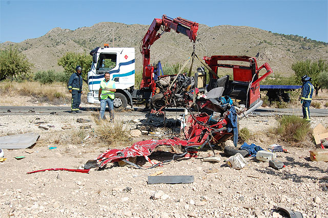 Tres muertos y dos heridos graves en un accidente de tráfico en Jumilla - 2, Foto 2
