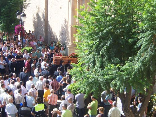 Centenares de personas dan el último adiós al cabo de la Polícia Local Alfonso Murcia Rodríguez en un multitudinario entierro - 1, Foto 1