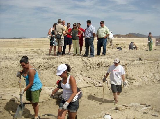 Veinte jóvenes de Europa y Asia participan en labores arqueológicas en el Campo de Trabajo Internacional de Puerto Lumbreras - 1, Foto 1