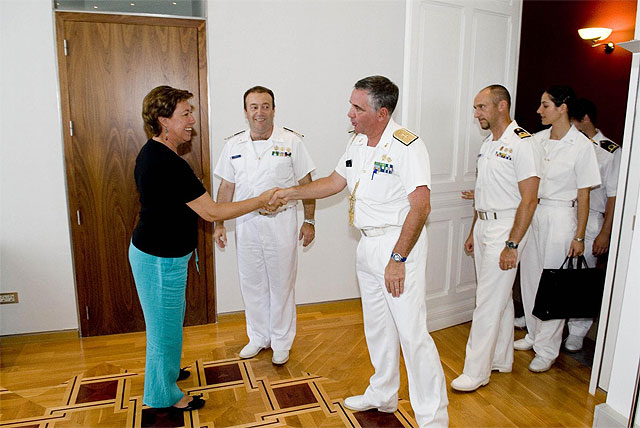 La alcaldesa recibe al comandante del buque italiano San Marcos - 2, Foto 2