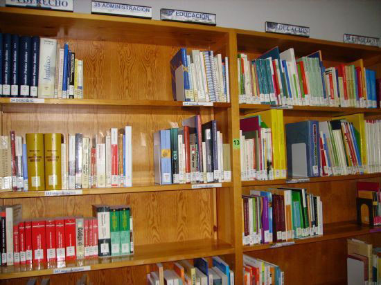 Conceden al Ayuntamiento de Totana una subvención por importe de 12.814 euros destinada a la adquisición de fondos bibliográficos para la biblioteca municipal - 1, Foto 1