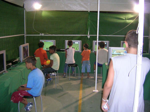 El Espacio Joven celebra su fiesta veraniega con concursos de wii, sing star y guitar hero entre otros - 1, Foto 1