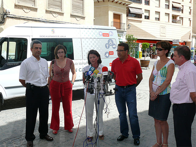 Las personas mayores ya disponen de un vehículo para ser trasladados al centro de salud - 2, Foto 2