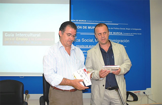 Política Social edita la ‘Guía Intercultural para el Empleo y la Convivencia en la Región’ - 1, Foto 1