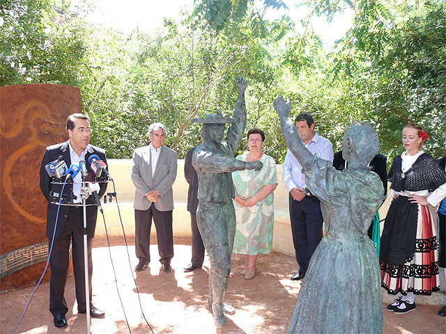 El Festival Nacional de Folklore ‘Ciudad de Jumilla’ ya cuenta con un monumento - 1, Foto 1