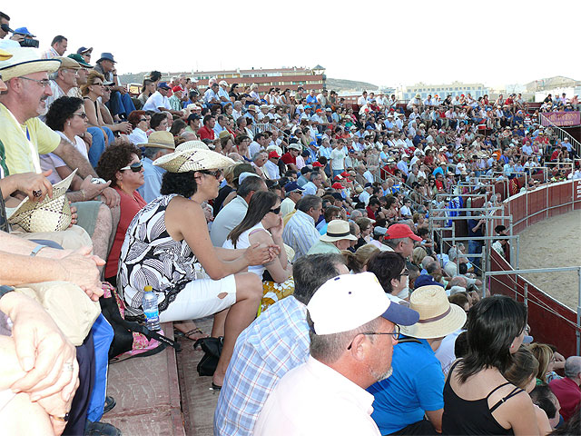 Más de 2.000 personas disfrutaron de la corrida de toros celebrada en Jumilla - 4, Foto 4