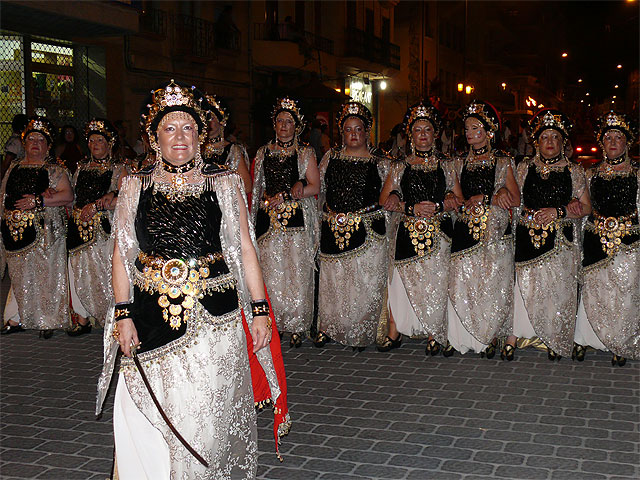 Los Moros y Cristianos llenaron de color y música festera las calles de Jumilla - 3, Foto 3