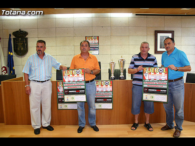 I was introduced Football Trophy "Juan Cayuela" to be held on 22 August between the Olympic and Mazarrn CF, Foto 1