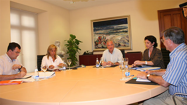 El 74 por ciento de las medidas del Plan de Dinamización Económica está ya en marcha - 1, Foto 1