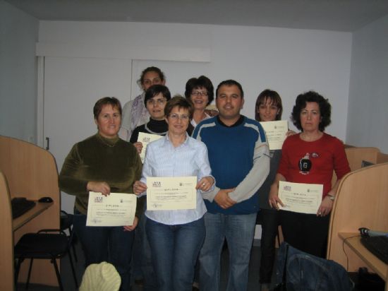 The "raitotana" gave a total of 10 courses in the computer room of the vine during the first half of year, Foto 1