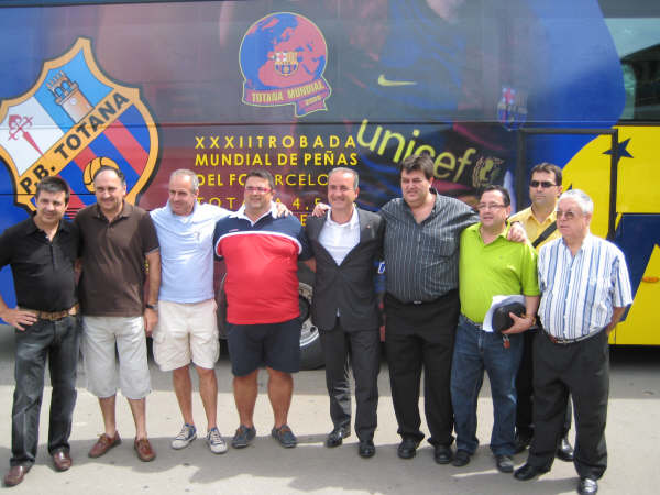 Bus solidarity of the world trobada XXXII clubs FC Barcelona, Foto 2
