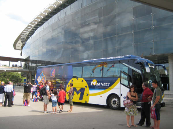 Autobus solidario de la XXXII trobada mundial de pe&ntilde;as del FC Barcelona - 3, Foto 3