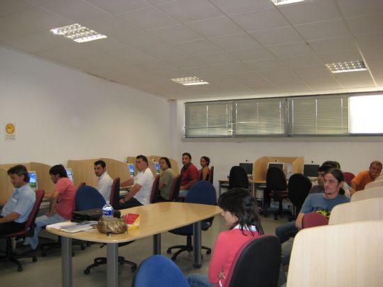 Organize various training courses aimed at self-employed and active workers, Foto 2