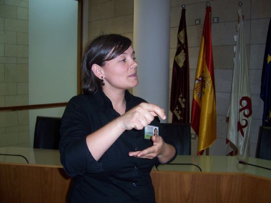 The "Sign Language Workshop" will begin teaching in September, Foto 1
