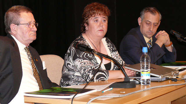 ‘El color de lo nuestro’, un libro que recoge, en fotografías, 10 años de historia del Festival de Folklore - 1, Foto 1