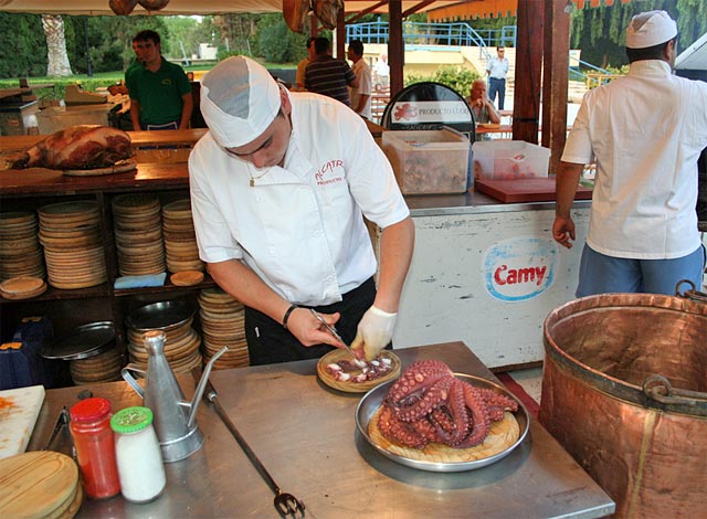 Miles de personas visitan la Feria Gastronómica Artesanal - 1, Foto 1